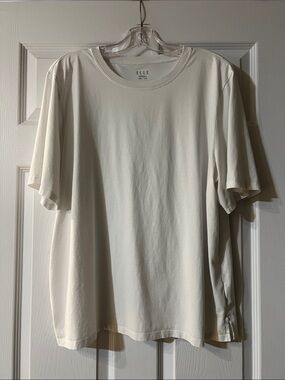ELLE Short Sleeve Crew Neck T-Shirt in Off-White/Cream
